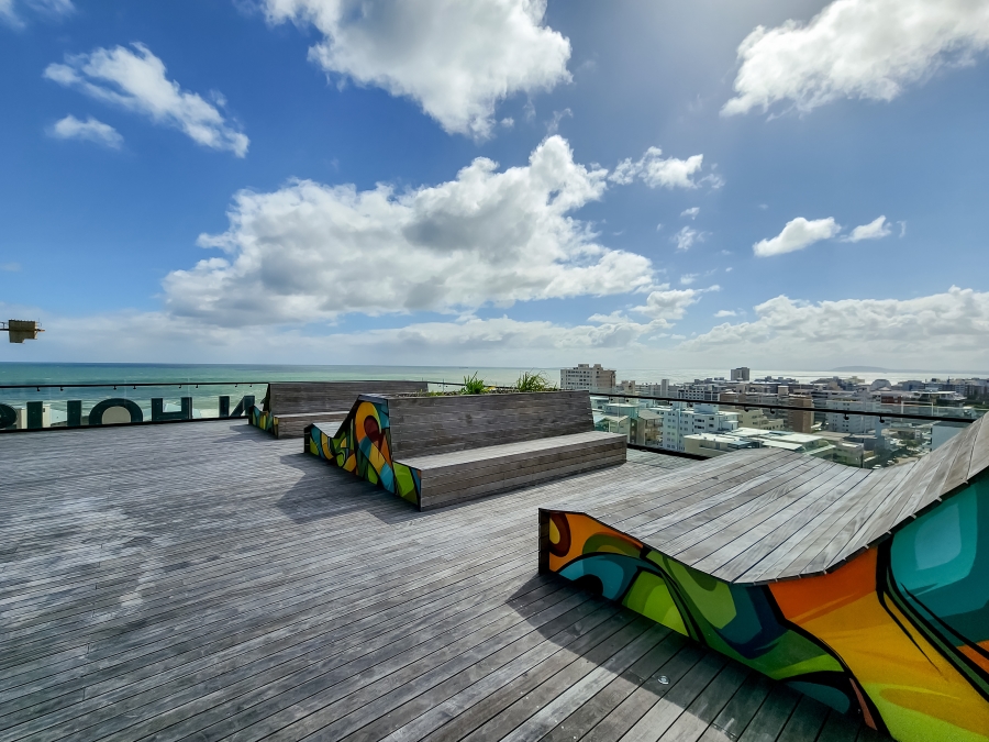 1 Bedroom Property for Sale in Sea Point Western Cape